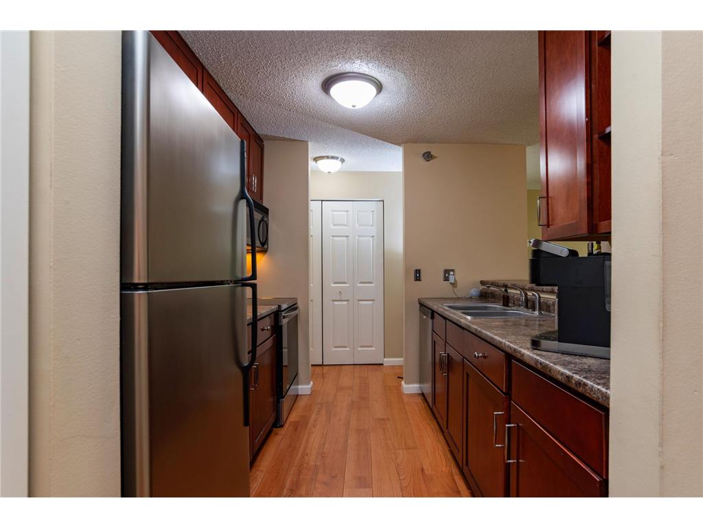 6155 Chasewood Parkway #201 Minnetonka MN 55343 7070781 image2