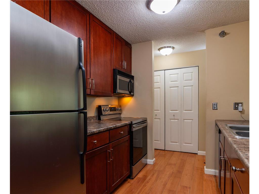6155 Chasewood Parkway #201 Minnetonka MN 55343 7070781 image3