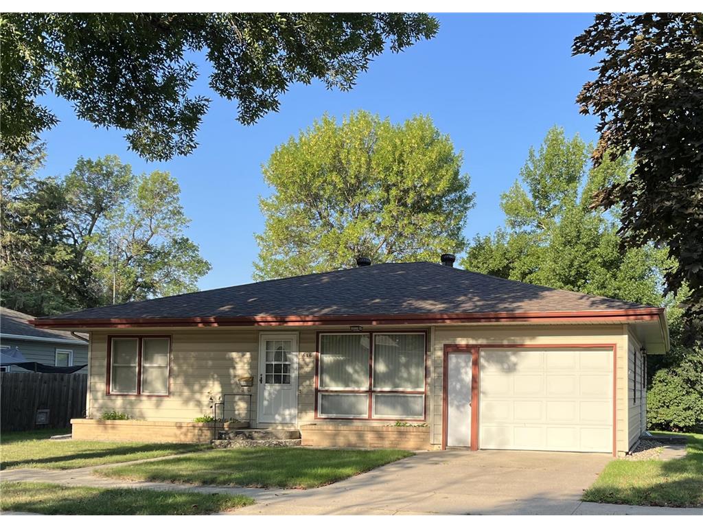 616 Collins Avenue Windom MN 56101 6424028 image1