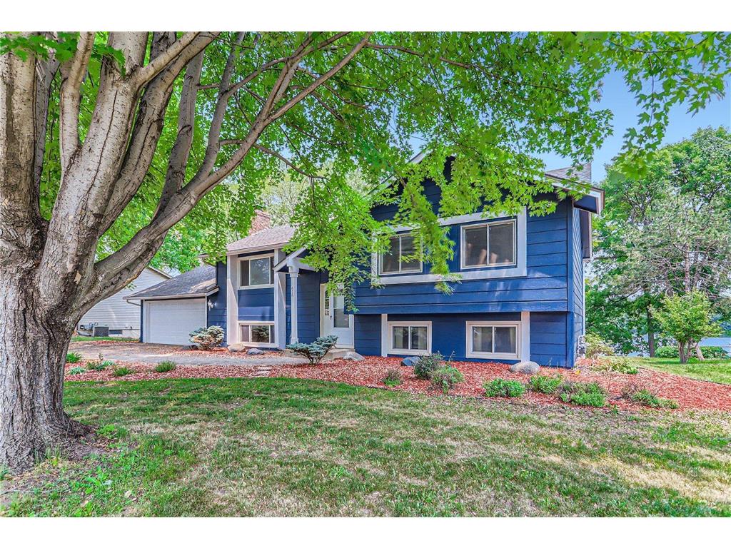 616 E 145th Street Burnsville MN 55337 - Wood Park 6386105 image1
