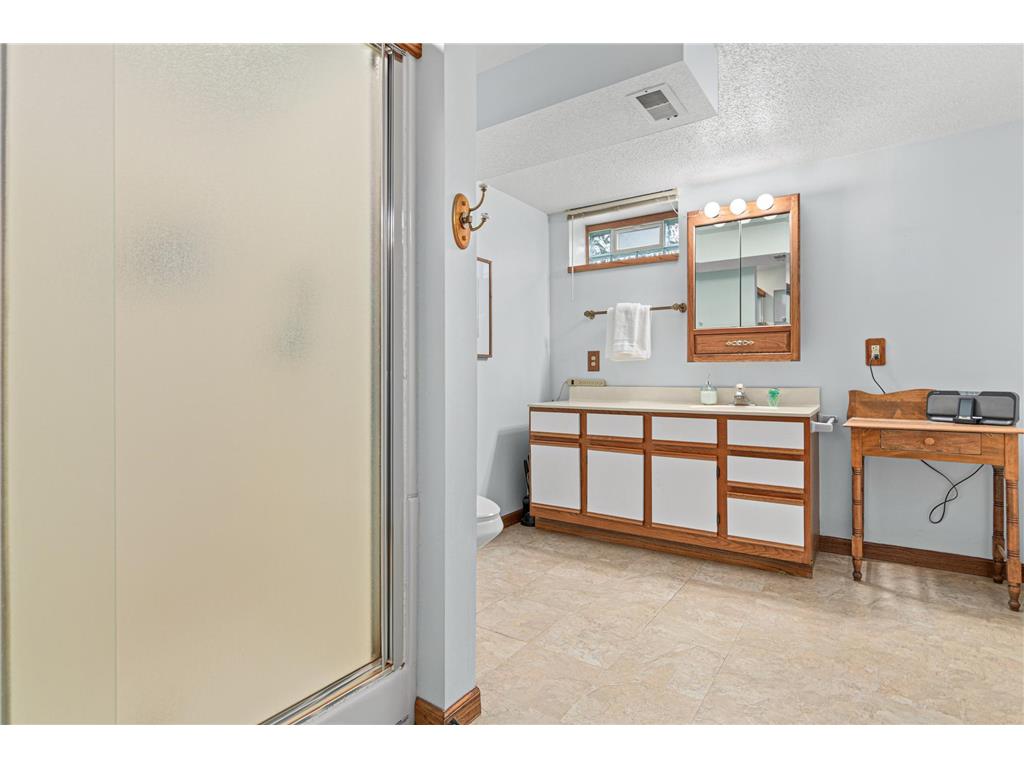 616 Hattie Lane Woodbury MN 55125 6800297 image25