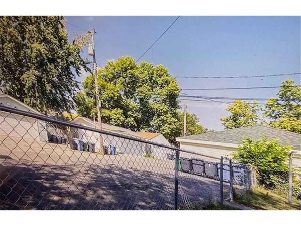 616 Monroe Street NE Minneapolis MN 55413 7001881 image5