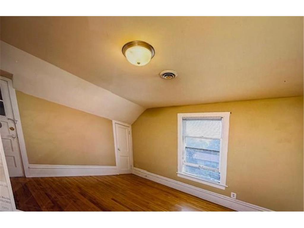 616 Monroe Street NE Minneapolis MN 55413 7001881 image8