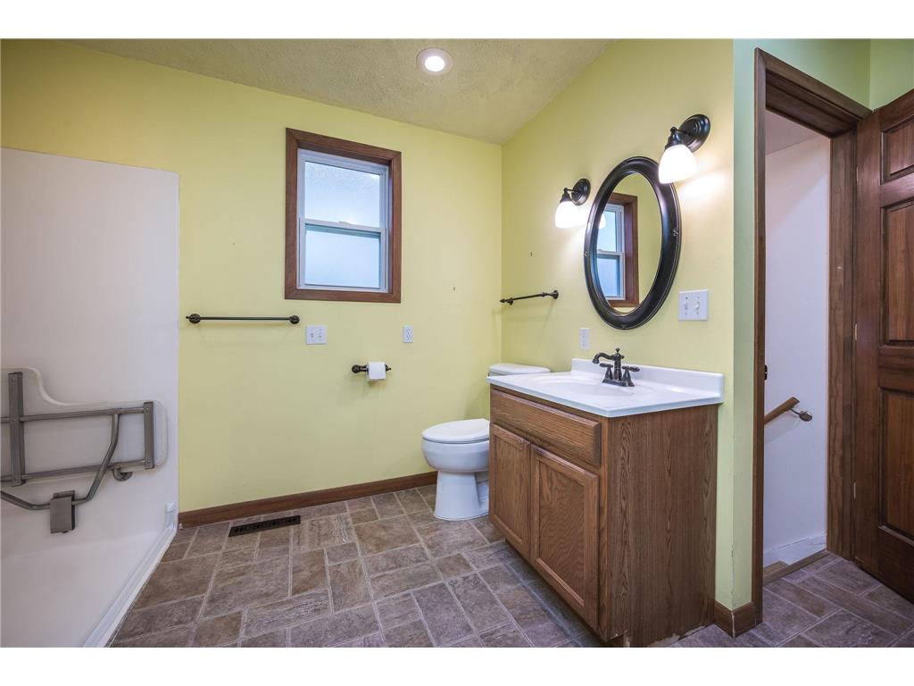 616 Range Street North Mankato MN 56003 7047960 image25