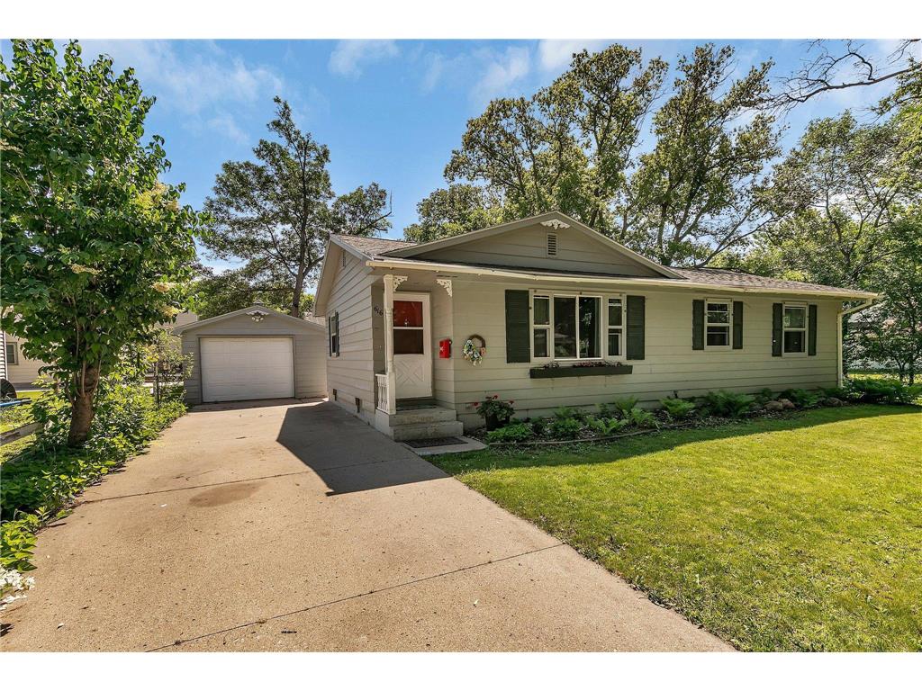 616 Russell Street NW Willmar MN 56201 6553524 image1