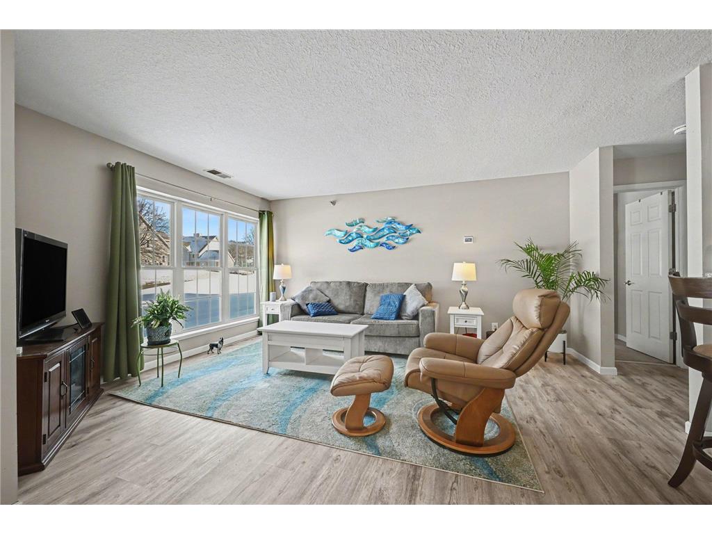 6165 Chasewood Parkway #1 Minnetonka MN 55343 7046669 image1
