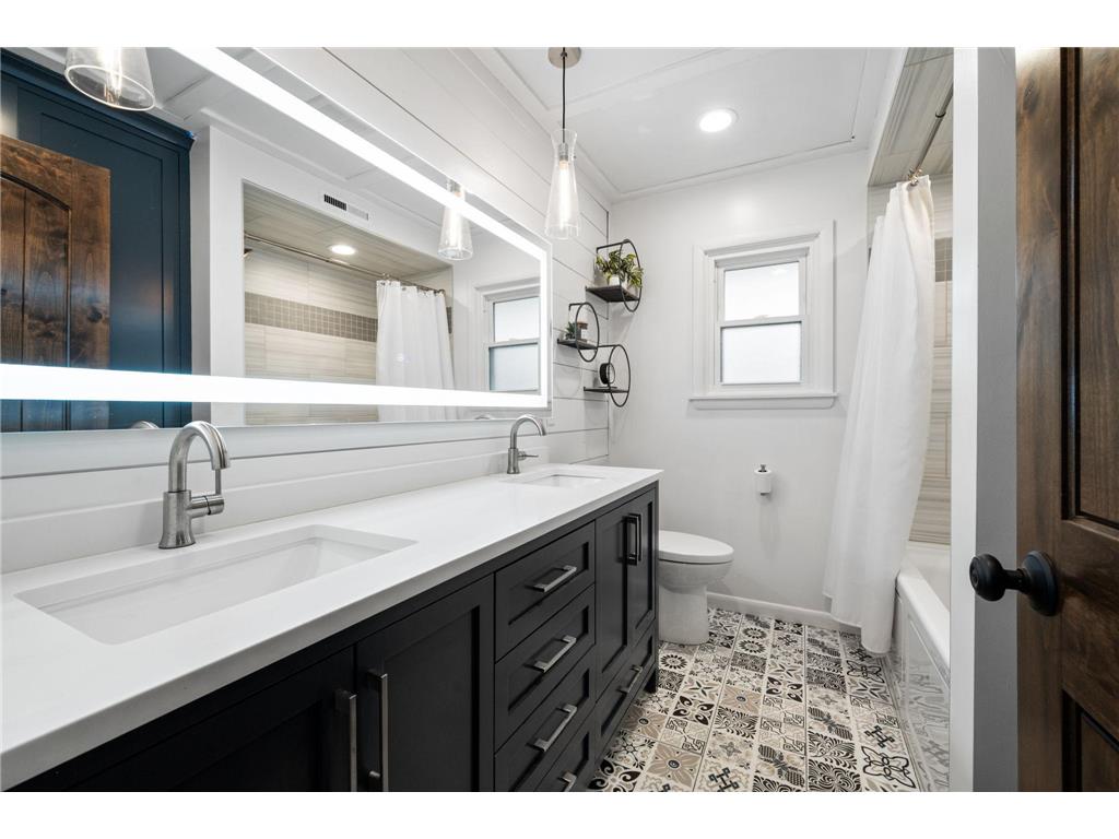 6165 Pleasant Avenue Shorewood MN 55331 7046797 image35