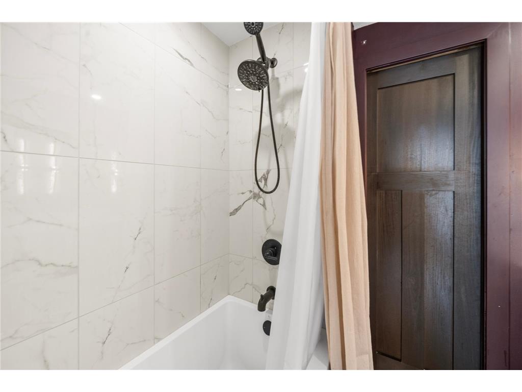 617 10th Avenue W Alexandria MN 56308 7048240 image19