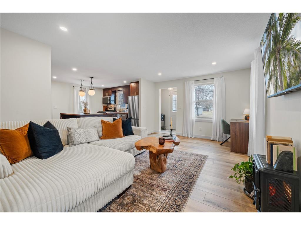 617 10th Avenue W Alexandria MN 56308 7048240 image2