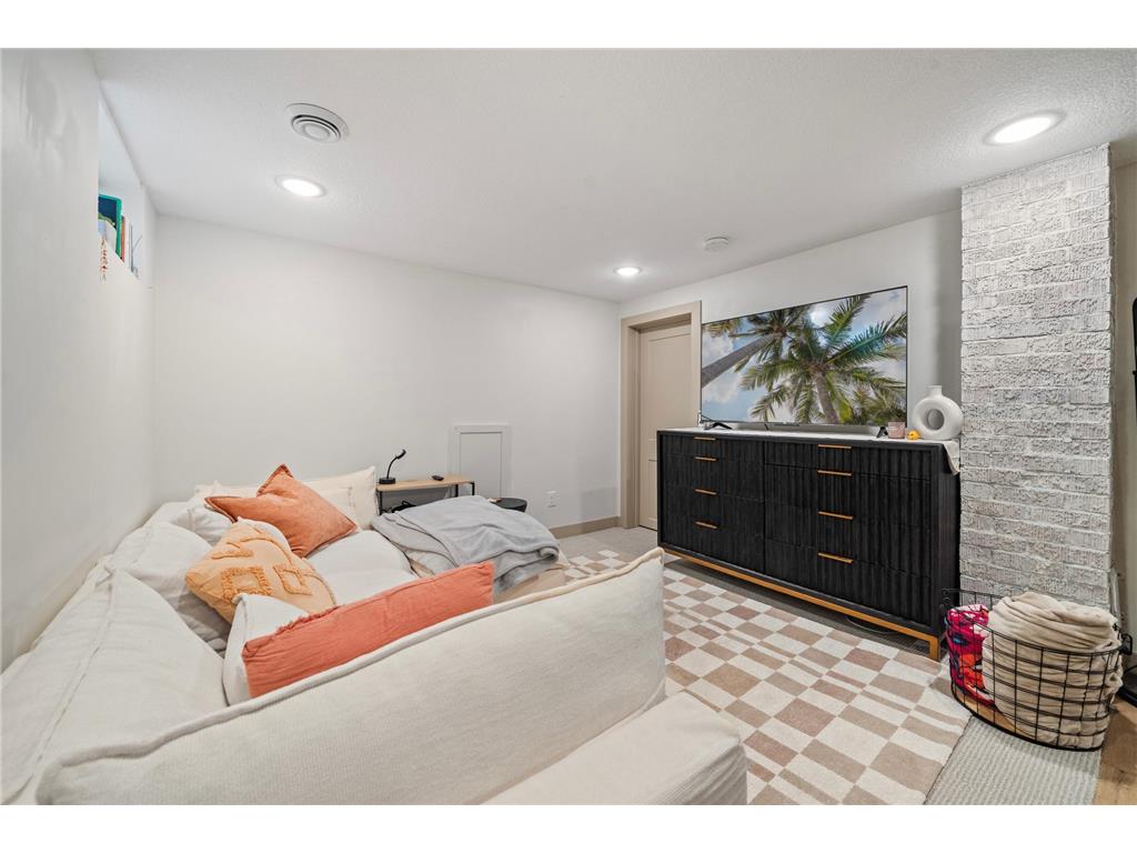 617 10th Avenue W Alexandria MN 56308 7048240 image28