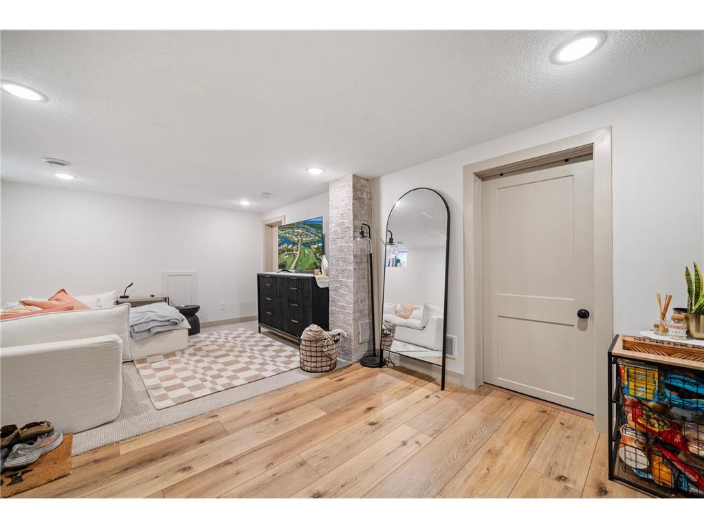 617 10th Avenue W Alexandria MN 56308 7048240 image33