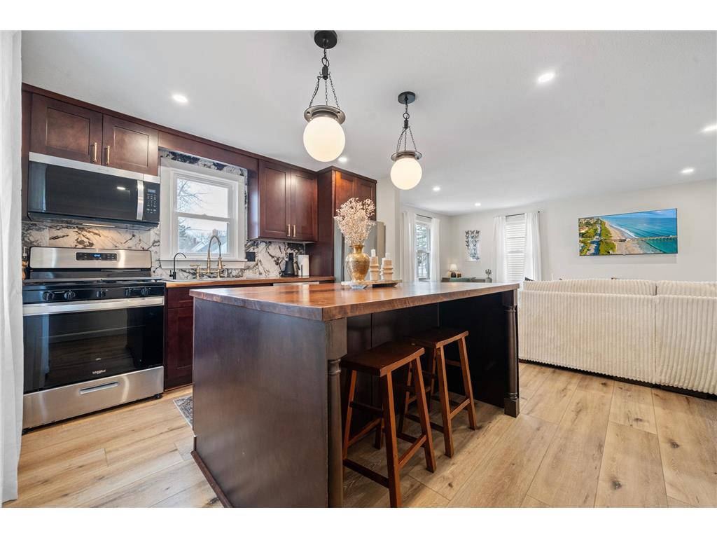 617 10th Avenue W Alexandria MN 56308 7048240 image4