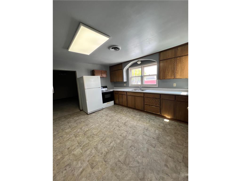 617 W 3rd Street Madison MN 56256 7084703 image14
