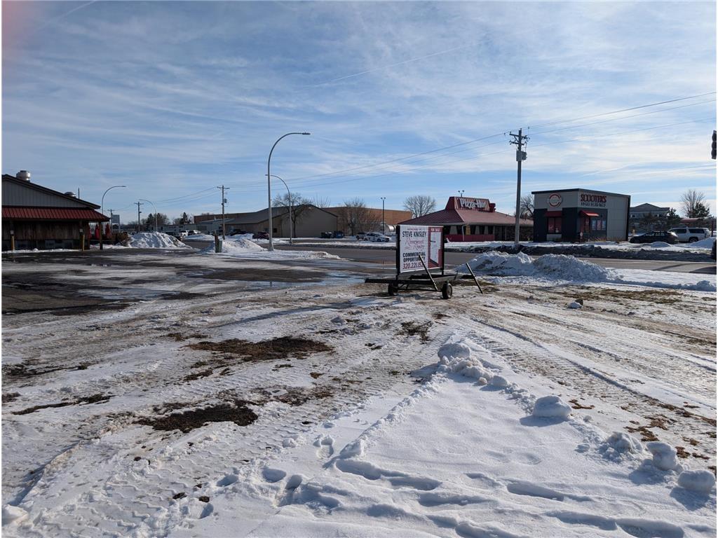 617 E Highway 12 Litchfield MN 55355 7006081 image4