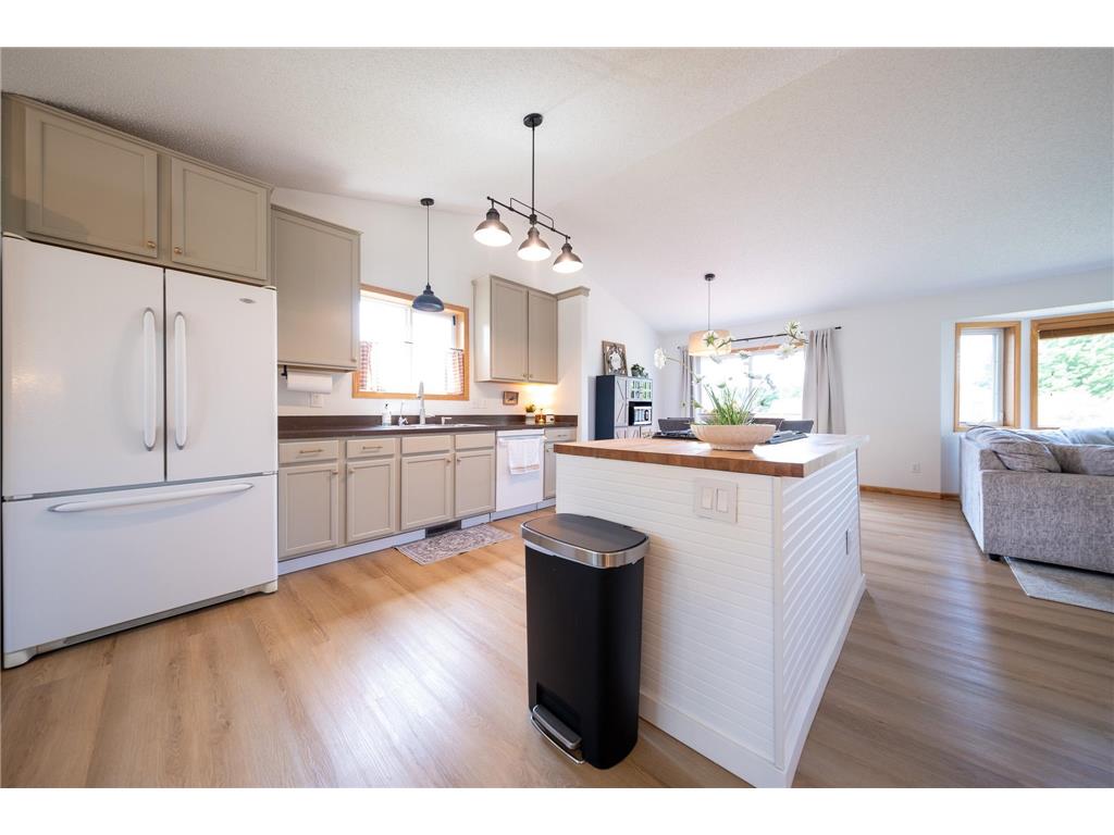 617 Emerson Avenue N Montrose MN 55363 7109383 image4