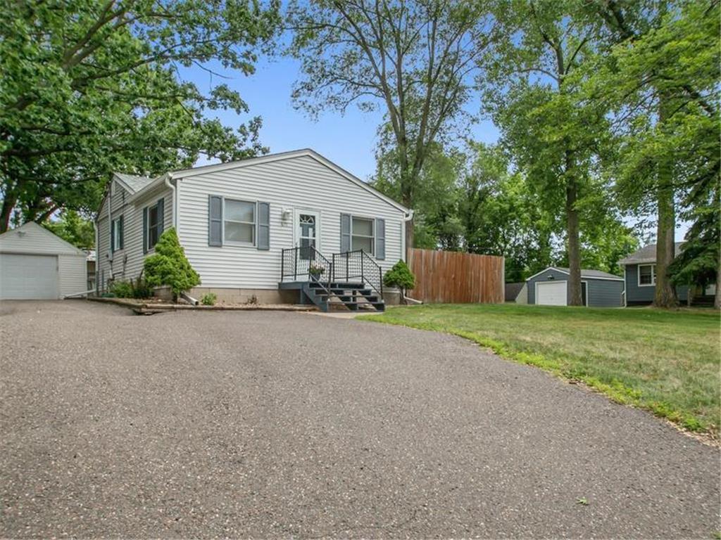 617 Goodview Avenue N Oakdale MN 55128 6400395 image1