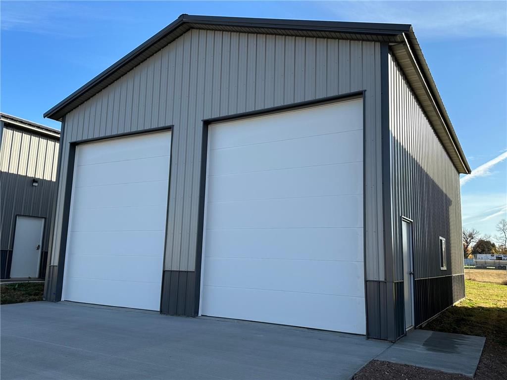 617 N Church Avenue Hills MN 56138 6622887 image1