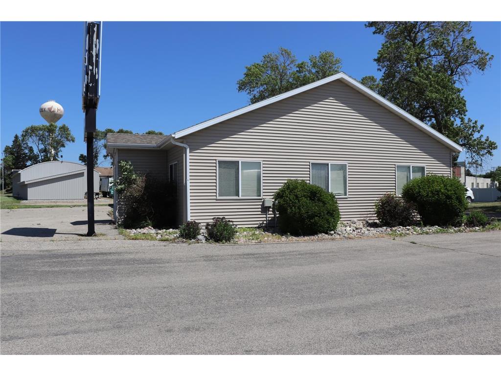 617 Valley Street Hawley MN 56549 6793089 image2