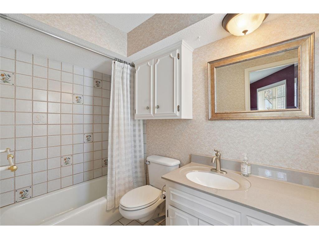6175 Heather Place NE Fridley MN 55432 7023748 image43