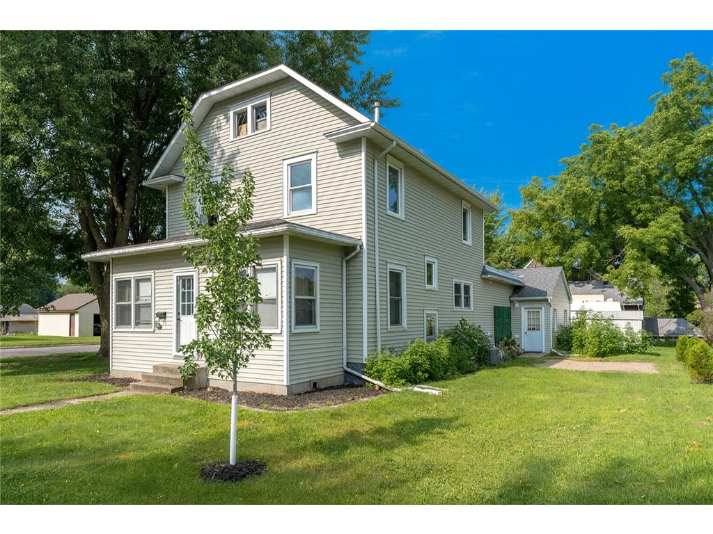 618 4th Street SW Waseca MN 56093 6763903 image1