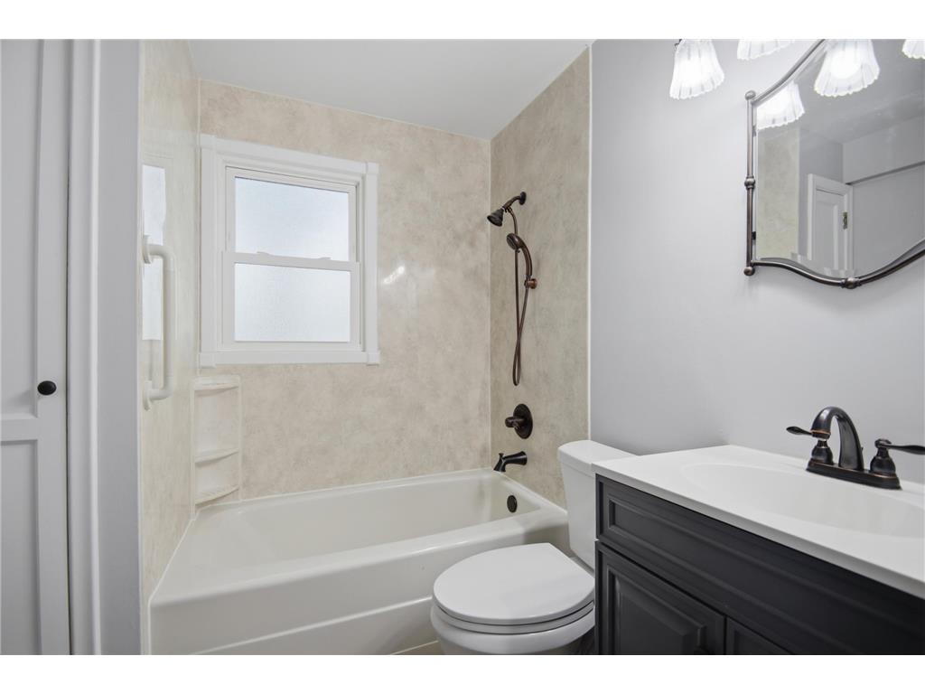 618 E University Street Owatonna MN 55060 7084407 image18