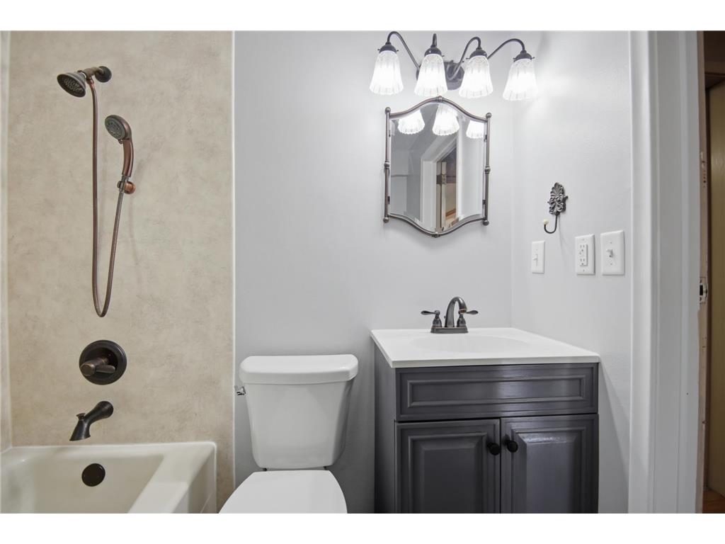 618 E University Street Owatonna MN 55060 7084407 image19