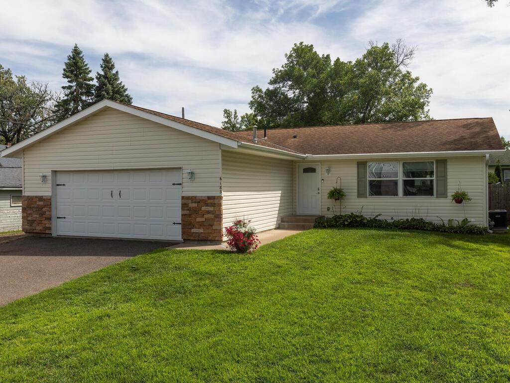 6183 Cedar Street North Branch MN 55056 6418420 image1