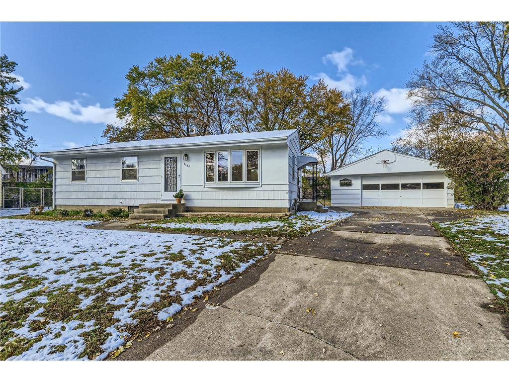 6188 Dell Lane N, Woodbury, MN 55125 MLS 6455412 Edina Realty