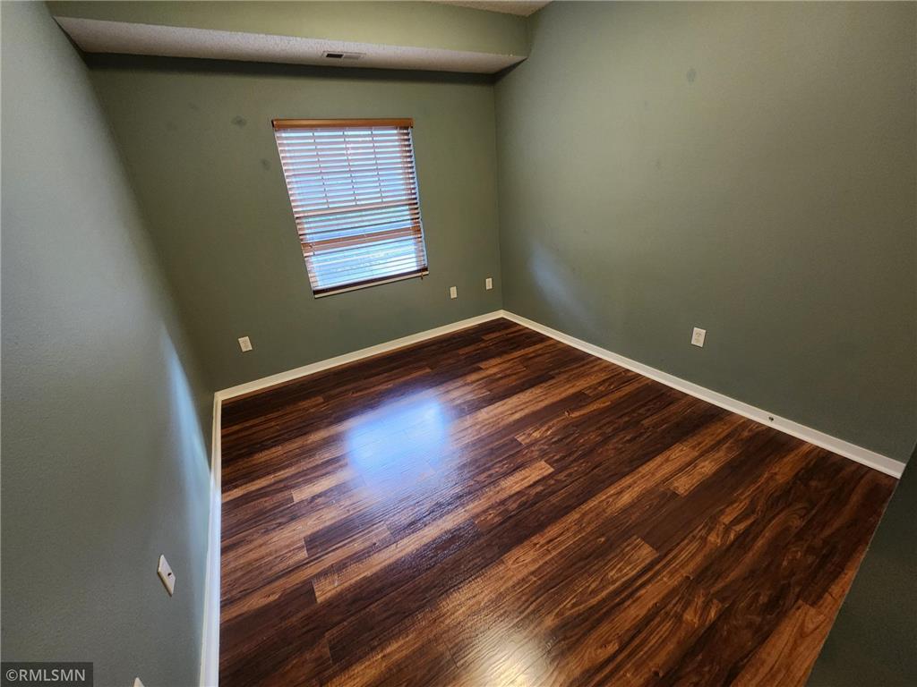 619 8th Street SE #103 Minneapolis MN 55414 6754976 image16