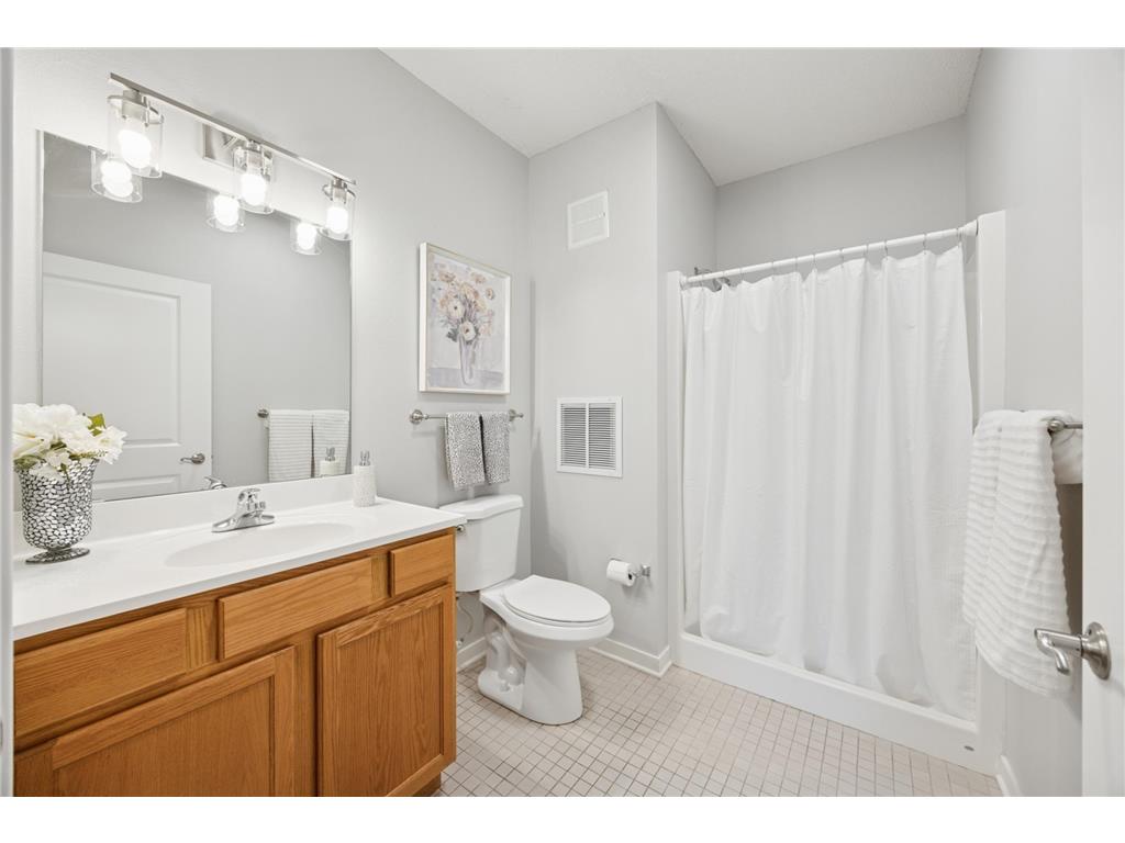619 8th Street SE #303 Minneapolis MN 55414 6717439 image20