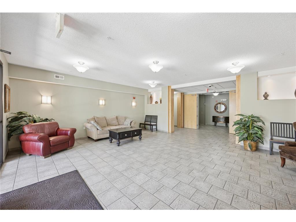 619 8th Street SE #303 Minneapolis MN 55414 6717439 image5