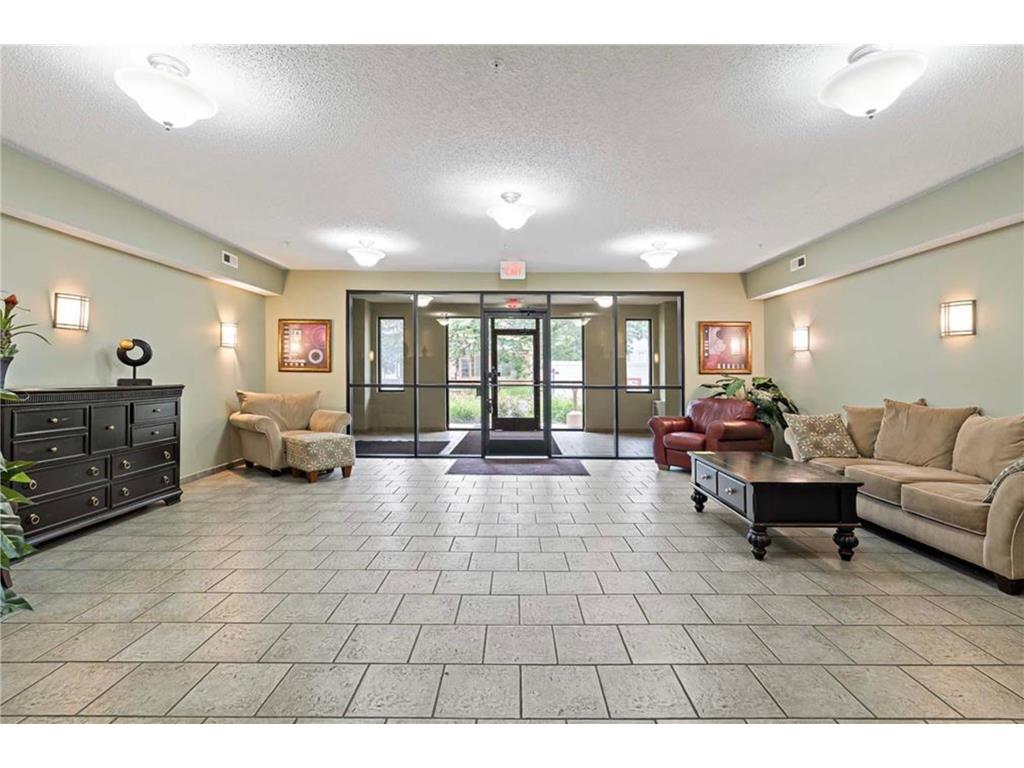 619 8th Street SE #409 Minneapolis MN 55414 6777452 image2