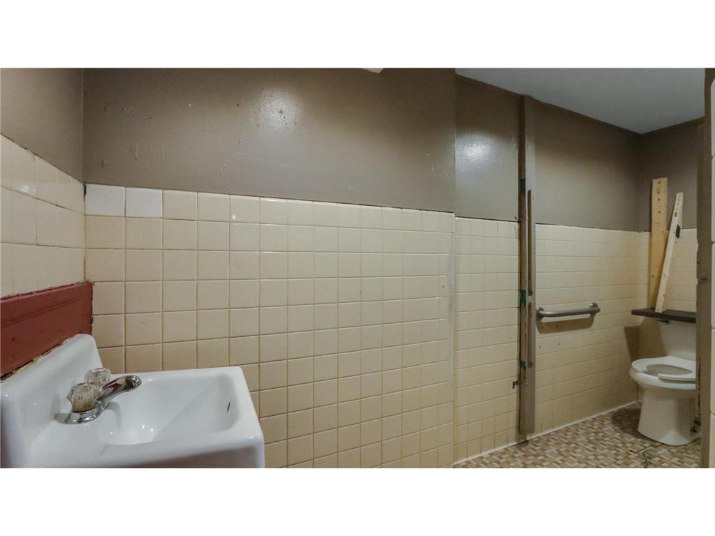 619 Broadway Street S Menomonie WI 54751 6541052 image17