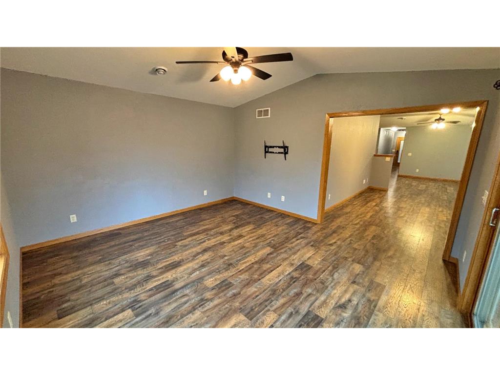 619 Fir Avenue NE Montgomery MN 56069 6804497 image27