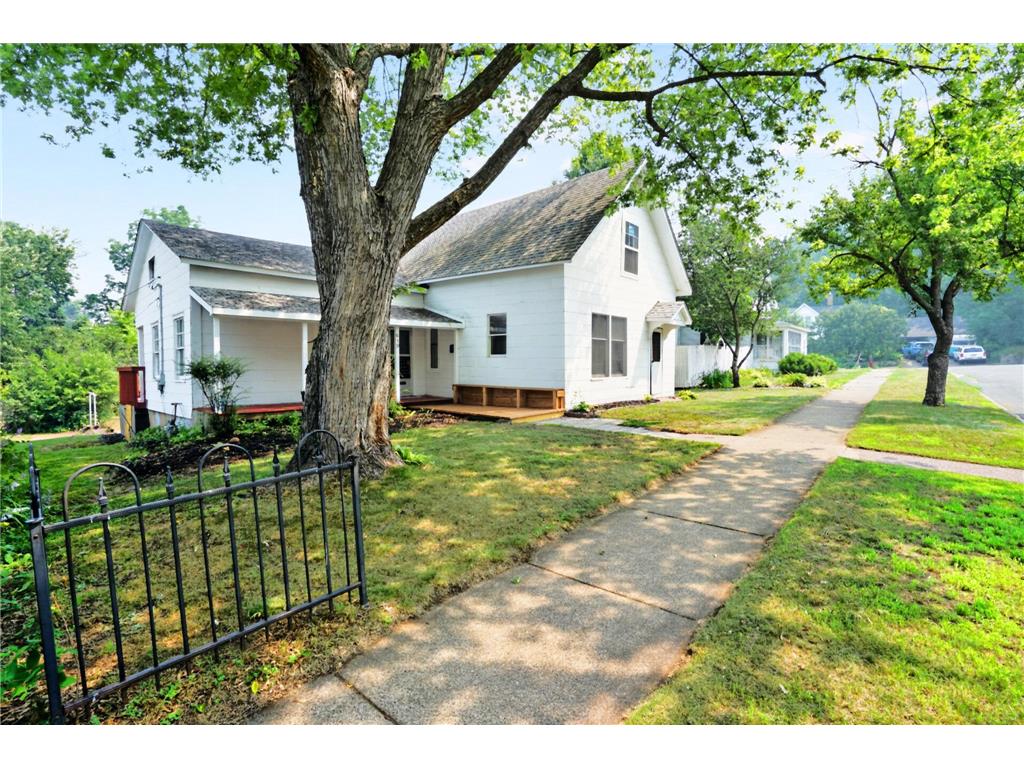 619 Locust Street Hudson WI 54016 7111647 image1
