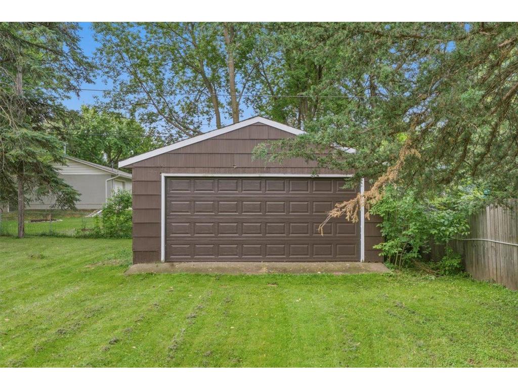 6193 49th Street N Oakdale MN 55128 7088020 image11