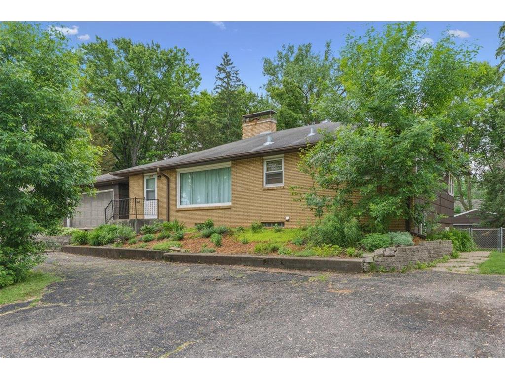 6193 49th Street N Oakdale MN 55128 7088020 image6
