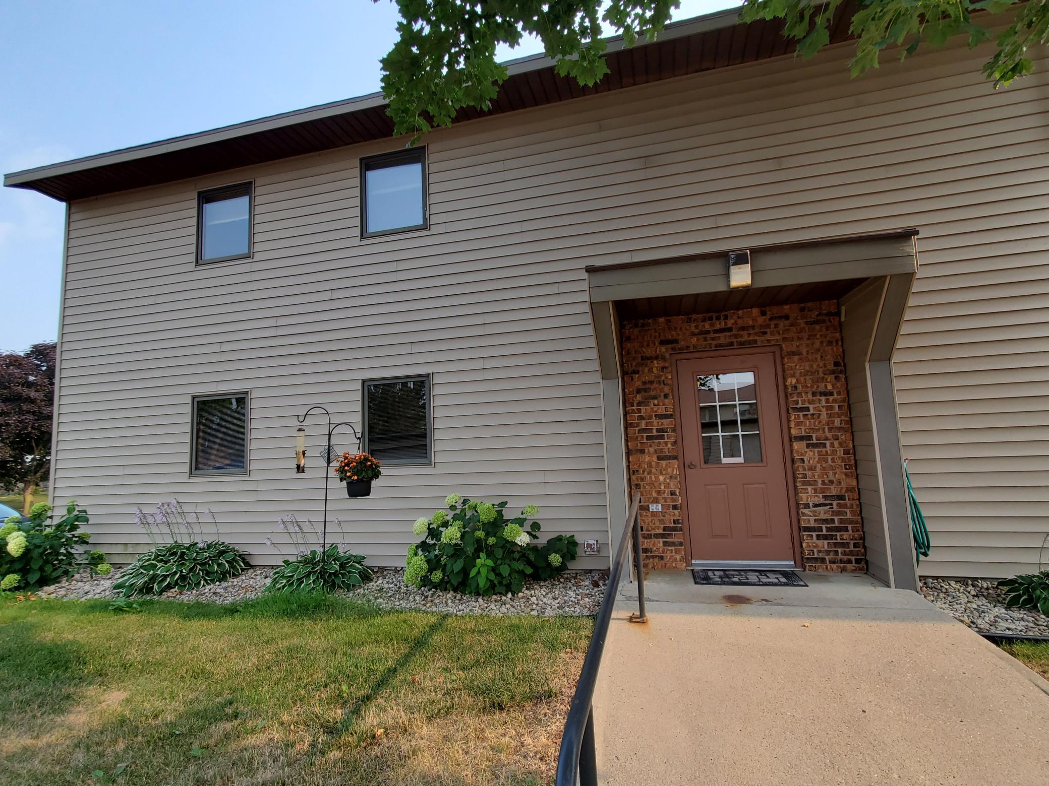 620 7th Avenue NE 8, Pipestone, MN 56164 MLS 6005432 Edina Realty