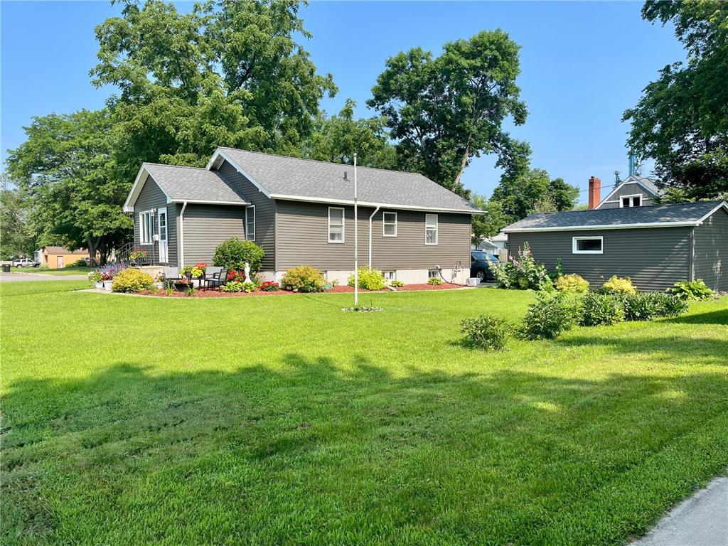 620 E Fairview Avenue Olivia MN 56277 6671067 image1