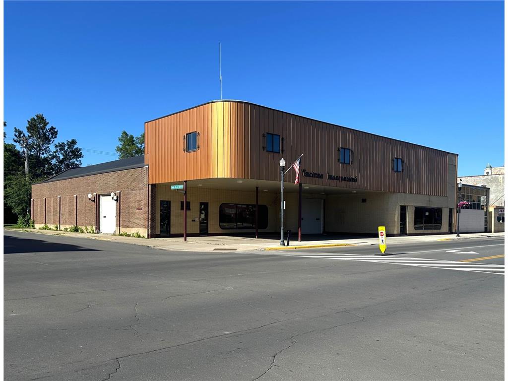 620 E Howard Street Hibbing MN 55746 6638937 image1