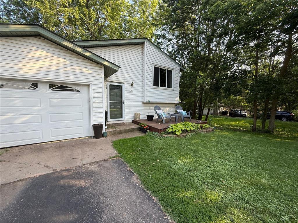 620 Glencoe Street NE Fridley MN 55432 6742704 image1