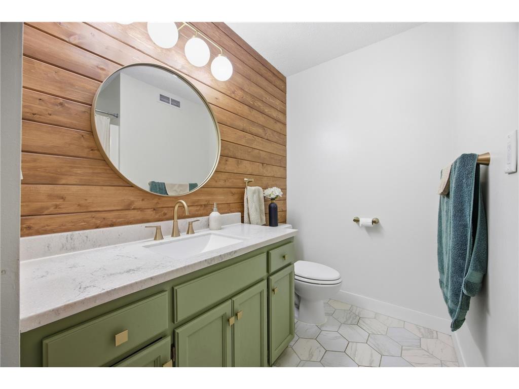 620 N Washington Avenue Detroit Lakes MN 56501 7012880 image11