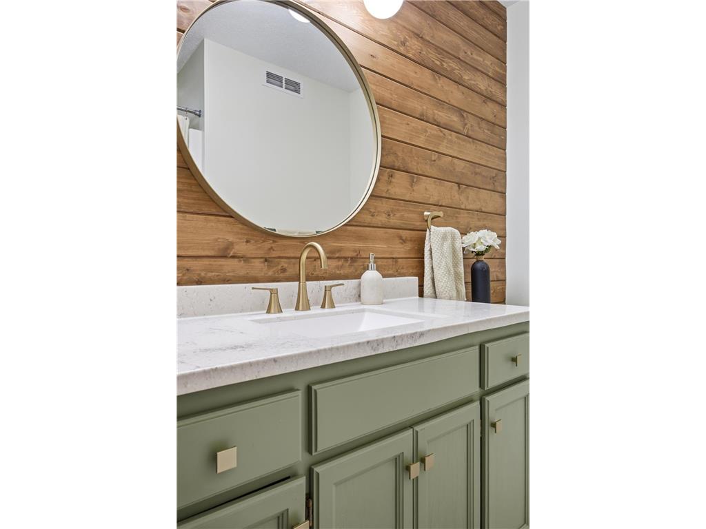 620 N Washington Avenue Detroit Lakes MN 56501 7012880 image12