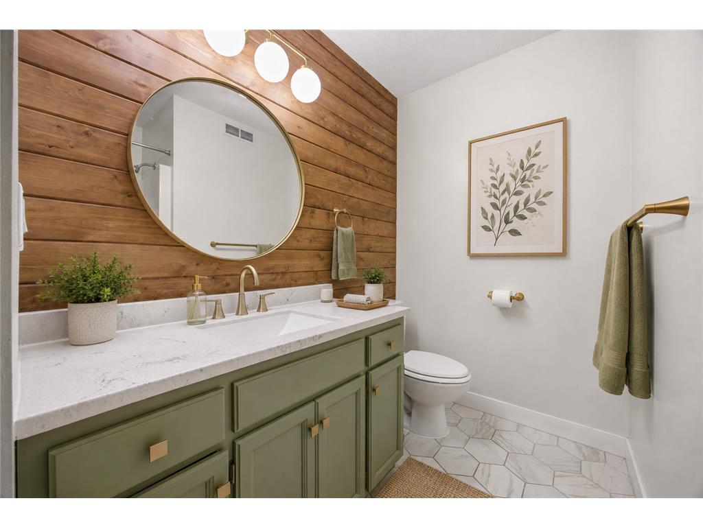 620 N Washington Avenue Detroit Lakes MN 56501 7072458 image14