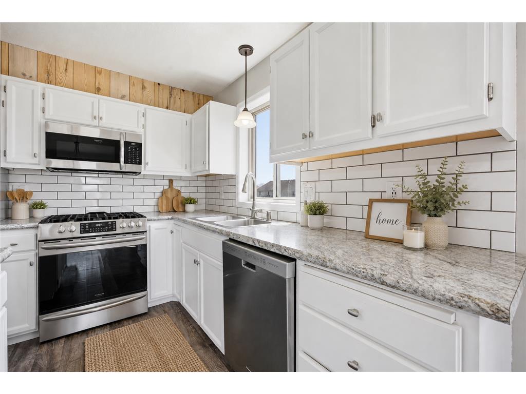 620 N Washington Avenue Detroit Lakes MN 56501 7072458 image8