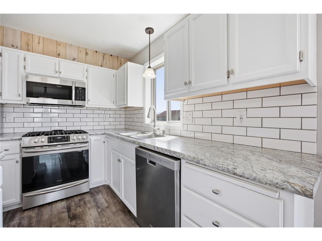 620 N Washington Avenue Detroit Lakes MN 56501 7072458 image9