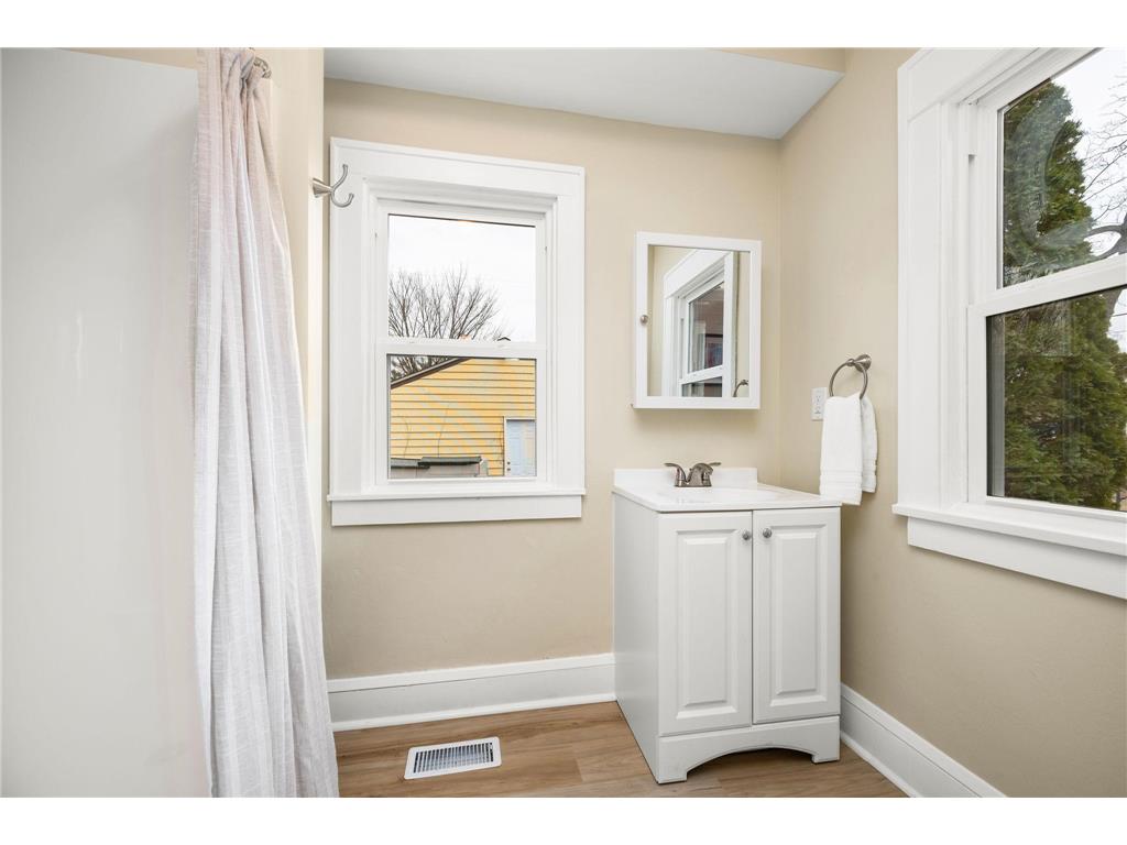 620 Oliver Avenue N Minneapolis MN 55411 7029067 image12