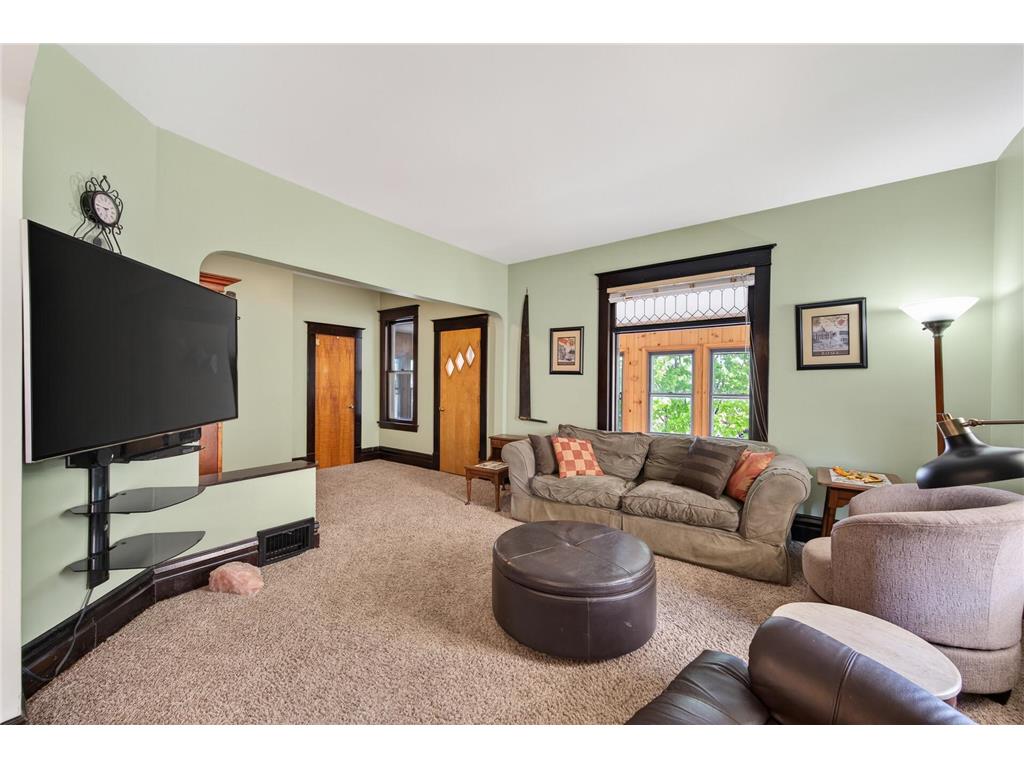 620 Van Buren Street NE Minneapolis MN 55413 7069234 image10