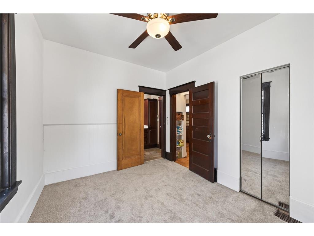 620 Van Buren Street NE Minneapolis MN 55413 7069234 image17