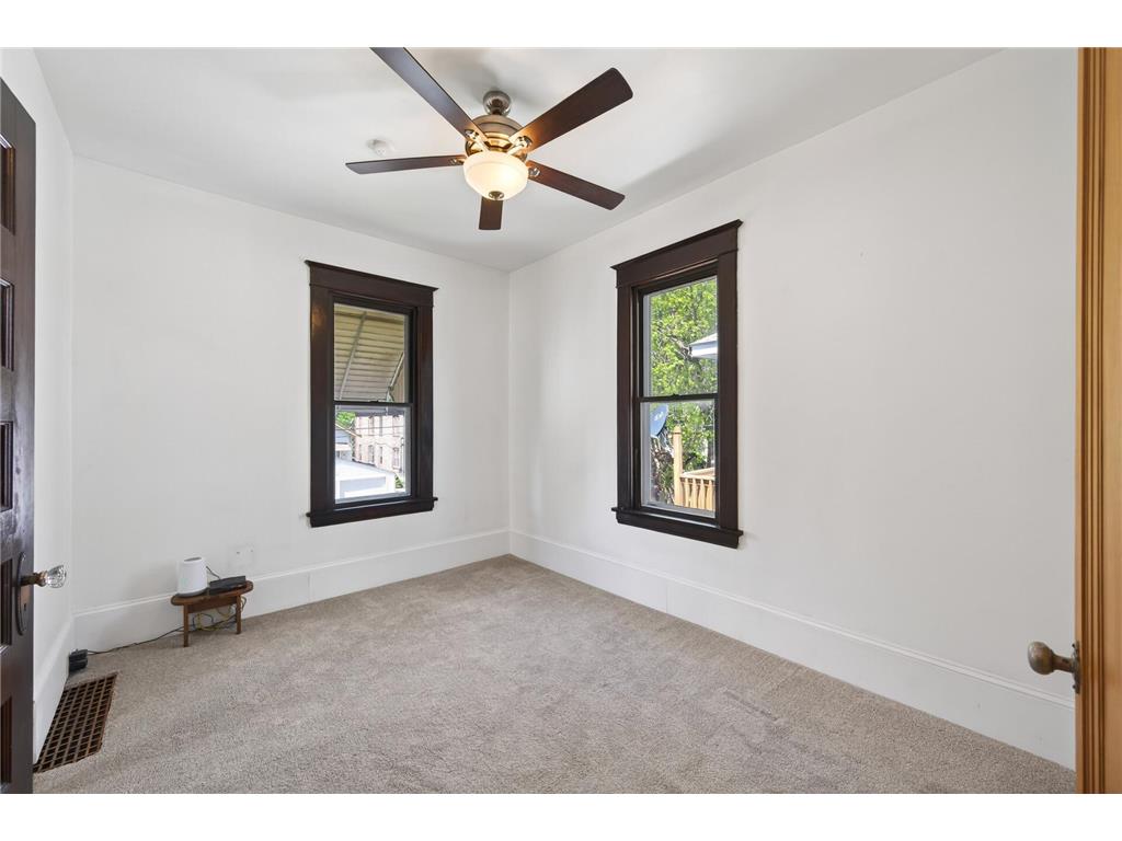 620 Van Buren Street NE Minneapolis MN 55413 7069234 image18